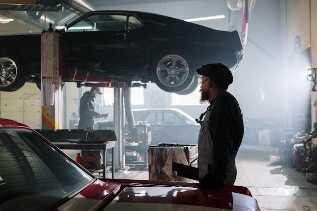 5 Ways To Increase Employee Retention In Your Mechanic Shop